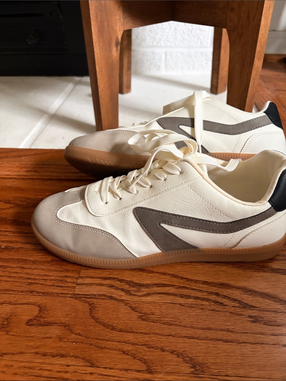 Women’s dolce vita Cream & Gray Low-Top Sneakers